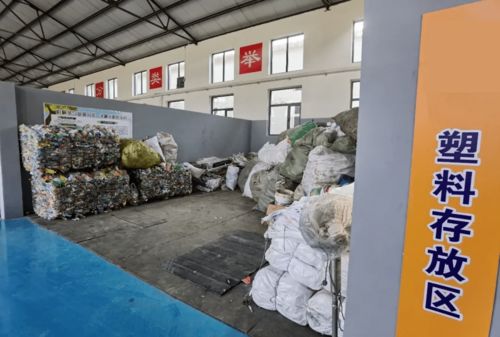 垃圾分类扮靓黎明村 木制品助力村庄旧貌换新颜